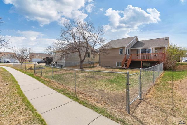 1250 RANGE VIEW CIR, Rapid City, SD 57701