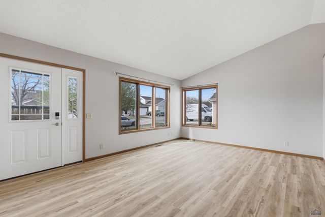 1250 RANGE VIEW CIR, Rapid City, SD 57701