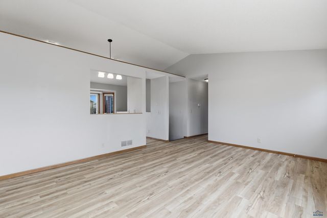 1250 RANGE VIEW CIR, Rapid City, SD 57701