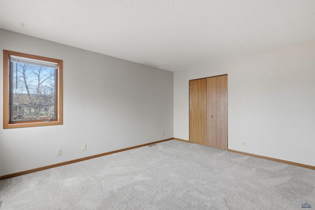 1250 RANGE VIEW CIR, Rapid City, SD 57701