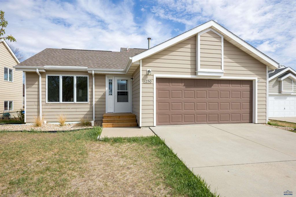 1250 RANGE VIEW CIR, Rapid City, SD 57701