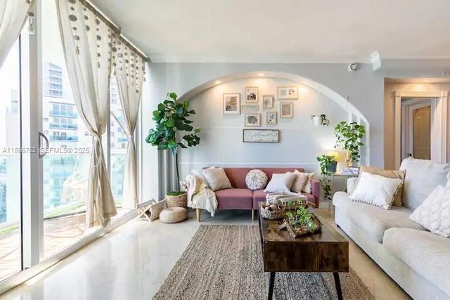 3901 S Ocean Drive 14L, Hollywood, FL 33019