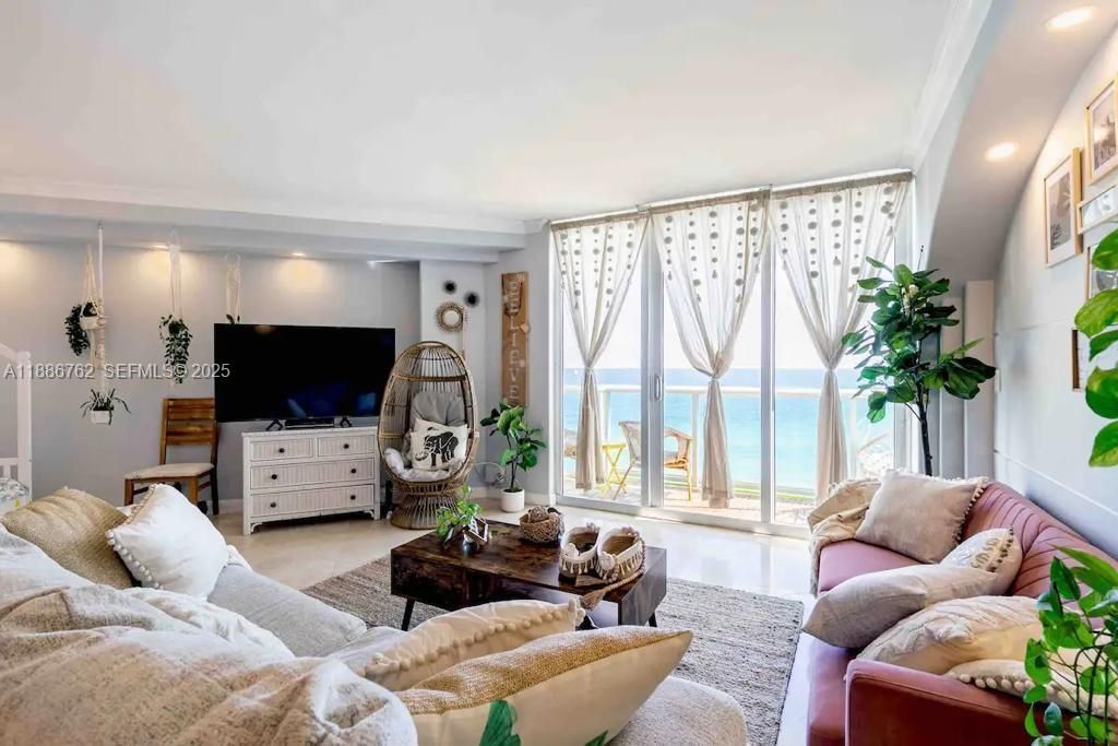 3901 S Ocean Drive 14L, Hollywood, FL 33019