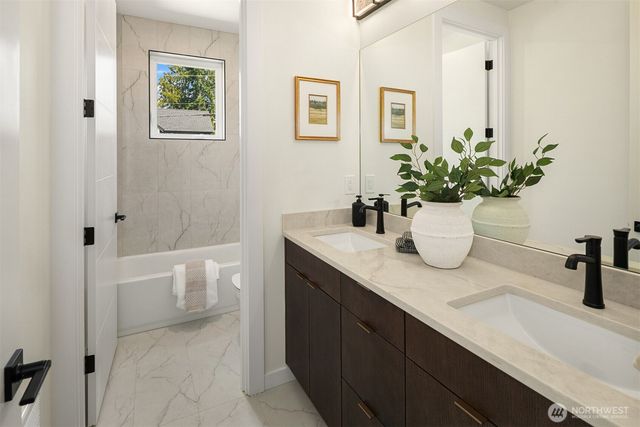 7925 NE 124th Street, Kirkland, WA 98034