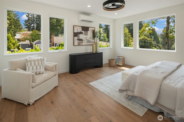 7925 NE 124th Street, Kirkland, WA 98034