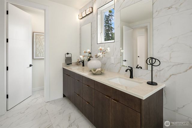7925 NE 124th Street, Kirkland, WA 98034