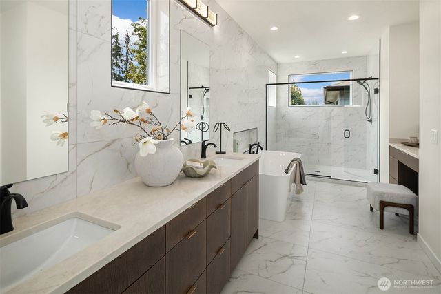 7925 NE 124th Street, Kirkland, WA 98034