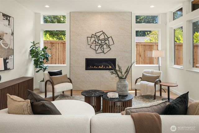 7925 NE 124th Street, Kirkland, WA 98034