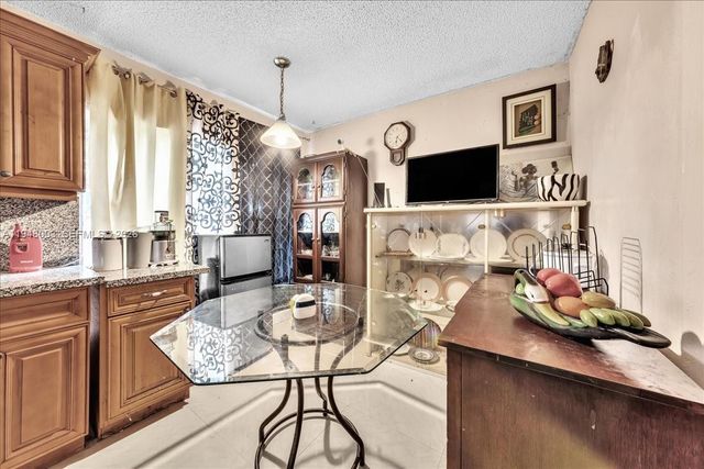 12113 NW 33rd St, Sunrise, FL 33323