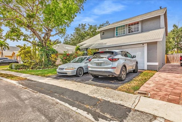 12113 NW 33rd St, Sunrise, FL 33323