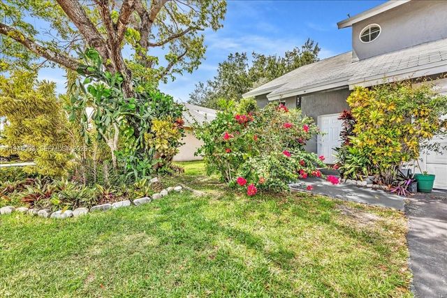 12113 NW 33rd St, Sunrise, FL 33323