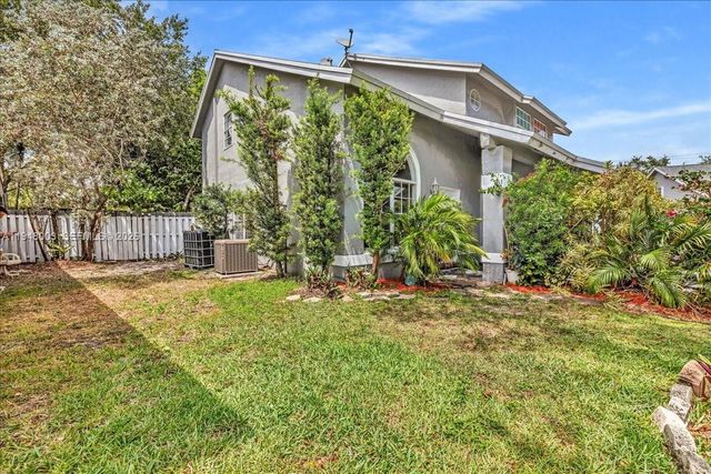 12113 NW 33rd St, Sunrise, FL 33323