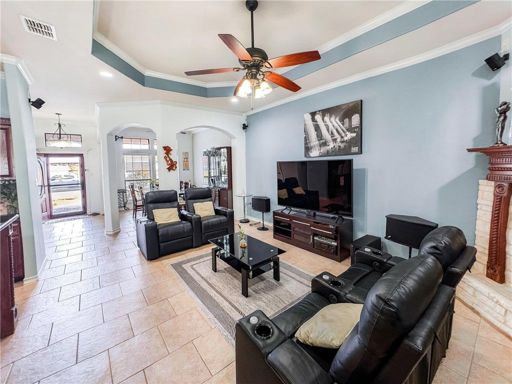 3818 Priscilla Dr, Corpus Christi, TX 78414 — photo 3