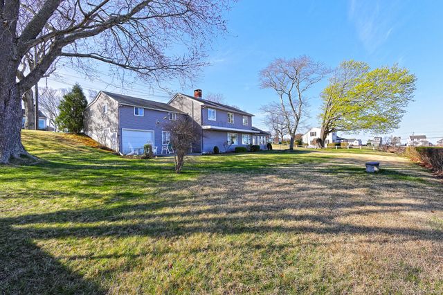 21 Wildwood Road, Old Saybrook, CT 06475