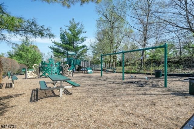1 Danbury Court, Bedminster Twp., NJ 07921