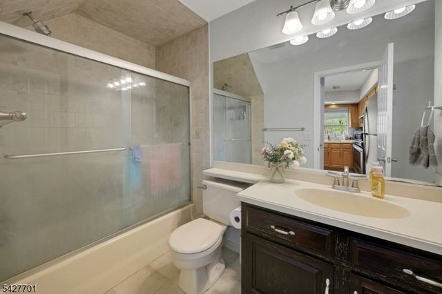 1 Danbury Court, Bedminster Twp., NJ 07921