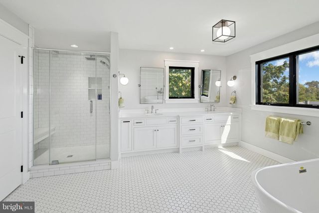 3689 FIRE LN, Bethlehem, PA 18015