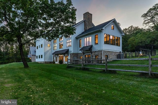 3689 FIRE LN, Bethlehem, PA 18015