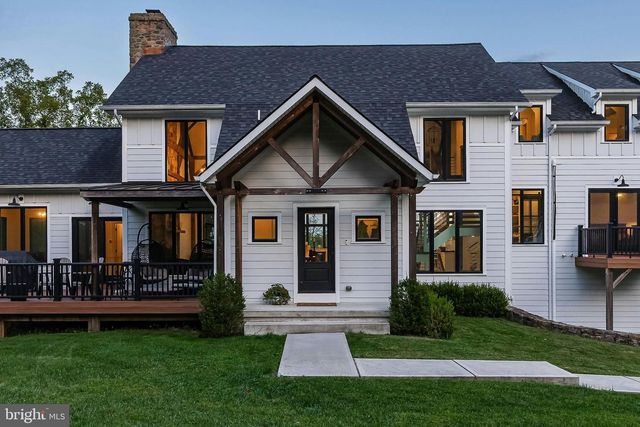 3689 FIRE LN, Bethlehem, PA 18015