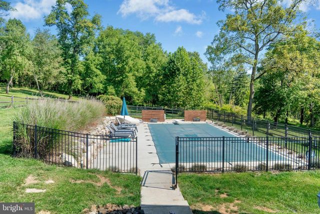 3689 FIRE LN, Bethlehem, PA 18015