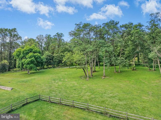 3689 FIRE LN, Bethlehem, PA 18015