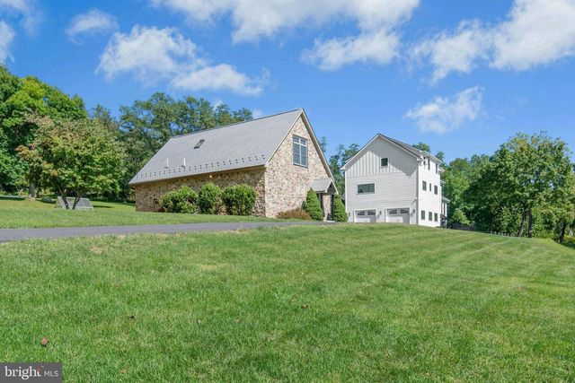 3689 FIRE LN, Bethlehem, PA 18015