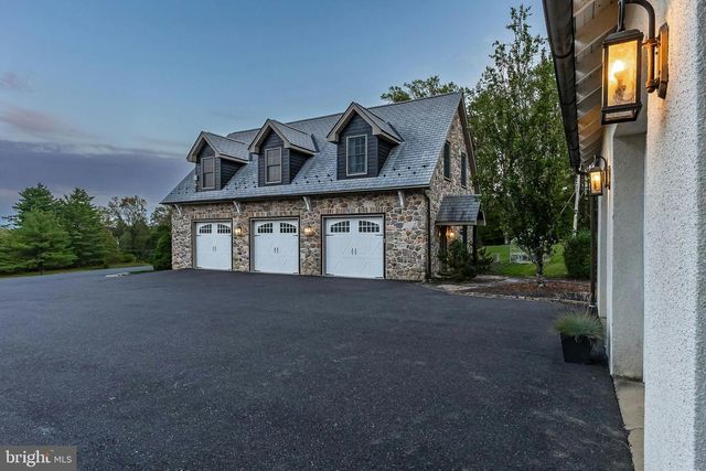 3689 FIRE LN, Bethlehem, PA 18015