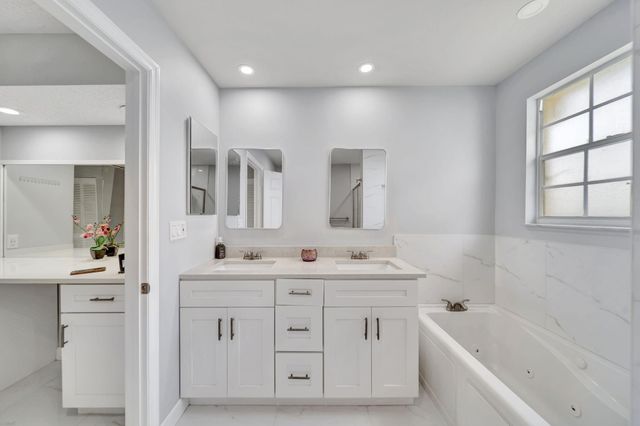 5456 NW 44th Way, Coconut Creek, FL 33073