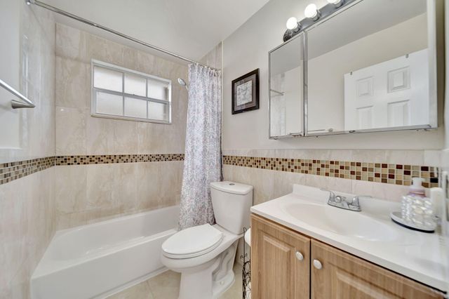 5456 NW 44th Way, Coconut Creek, FL 33073