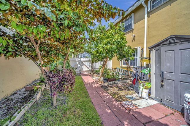 5456 NW 44th Way, Coconut Creek, FL 33073