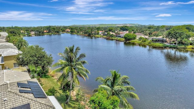 5456 NW 44th Way, Coconut Creek, FL 33073