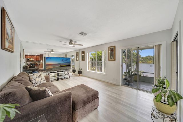 5456 NW 44th Way, Coconut Creek, FL 33073