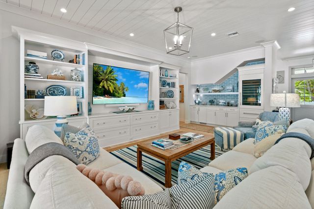 59 Colony Road, Jupiter Inlet Colony, FL 33469