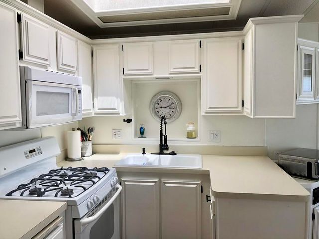 74711 Dillon Rd Spc 81, Desert Hot Springs, CA 92241
