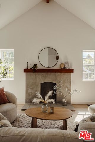 904 Terrace 49, Los Angeles, CA 90042