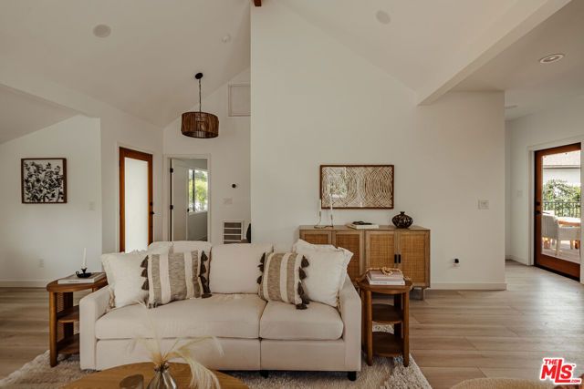 904 Terrace 49, Los Angeles, CA 90042