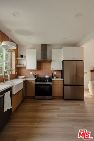 904 Terrace 49, Los Angeles, CA 90042