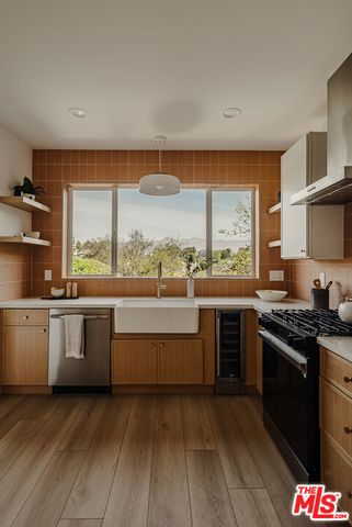 904 Terrace 49, Los Angeles, CA 90042