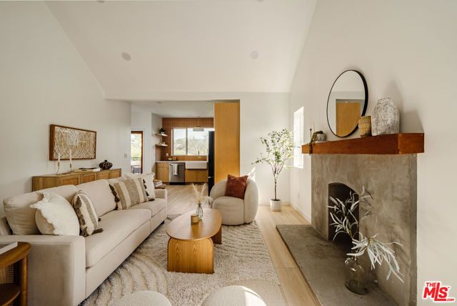 904 Terrace 49, Los Angeles, CA 90042