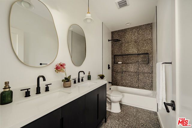 904 Terrace 49, Los Angeles, CA 90042