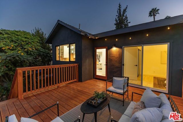 904 Terrace 49, Los Angeles, CA 90042