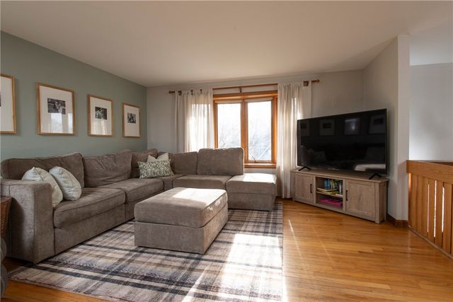 295 Twin Oaks Dr, Pine Twp, PA 15090