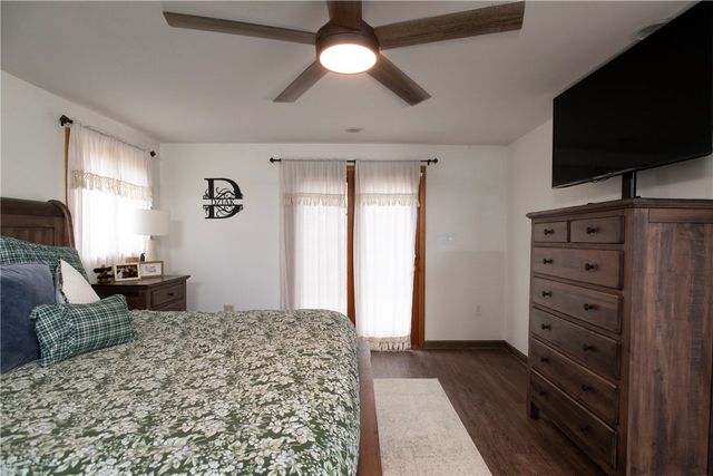 295 Twin Oaks Dr, Pine Twp, PA 15090