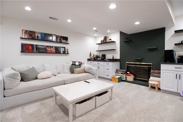 295 Twin Oaks Dr, Pine Twp, PA 15090