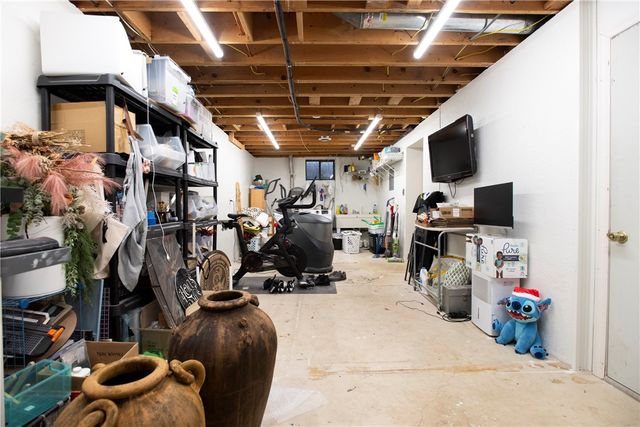 295 Twin Oaks Dr, Pine Twp, PA 15090