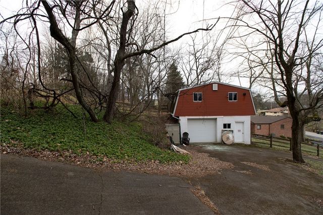 295 Twin Oaks Dr, Pine Twp, PA 15090