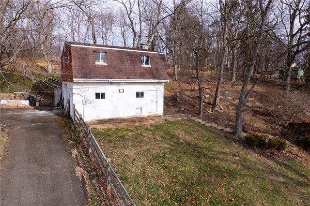 295 Twin Oaks Dr, Pine Twp, PA 15090