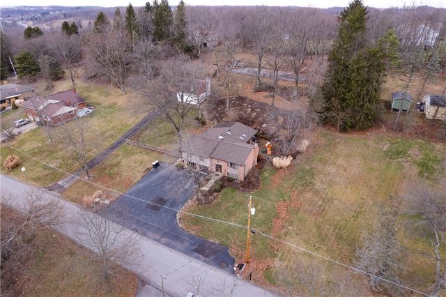 295 Twin Oaks Dr, Pine Twp, PA 15090