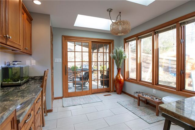 295 Twin Oaks Dr, Pine Twp, PA 15090