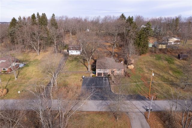 295 Twin Oaks Dr, Pine Twp, PA 15090